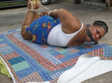 BBW madura de ébano caliente agradable imagen