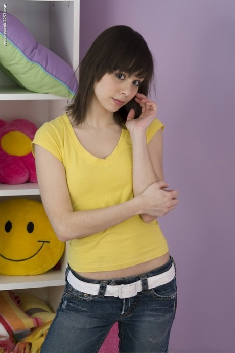 Ariel Rebel model art picture