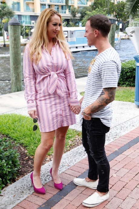 Janna Hicks pornstar art gallery