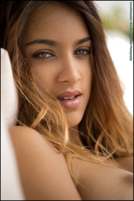 Uma Jolie nudes model photos