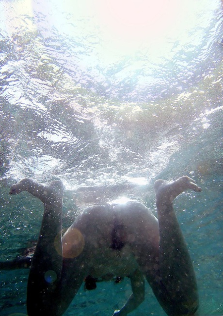 underwater nudes picture