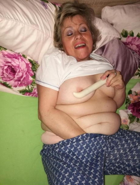 granny masturbation pretty images