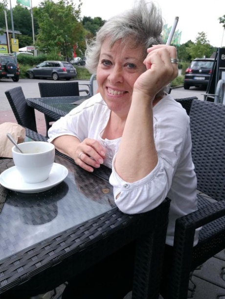 babcia amatorka seksowna ładna kino
