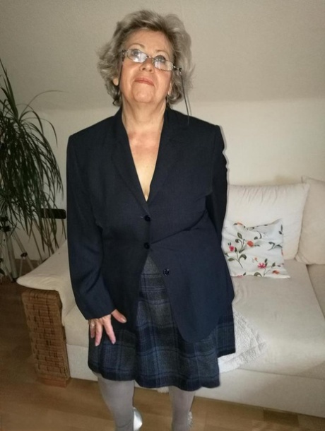 granny glasses hot sex gallery