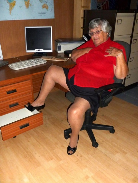 collant della nonna nudo xxx galleria