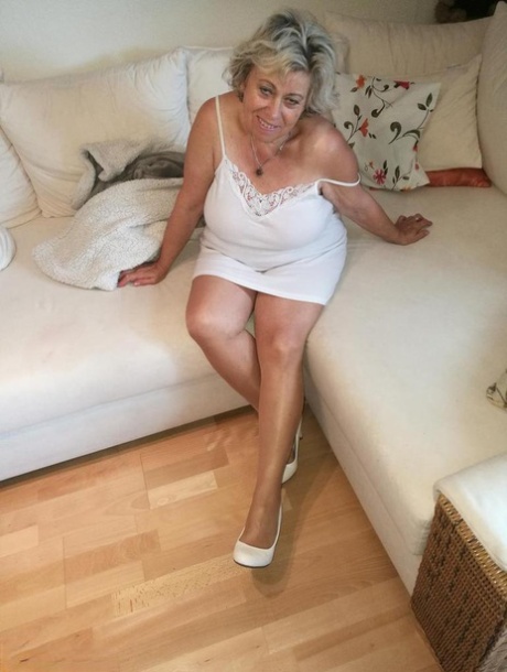 Oma Dessous kostenlose nette galerien
