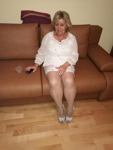 granny pantyhose naked pics
