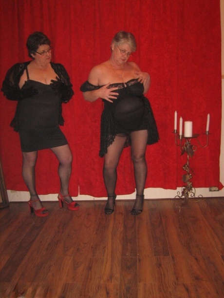 granny pantyhose nudes images