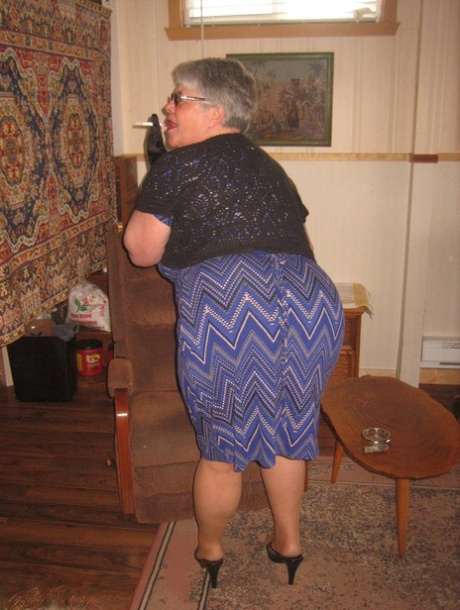 fat ass granny pretty pic