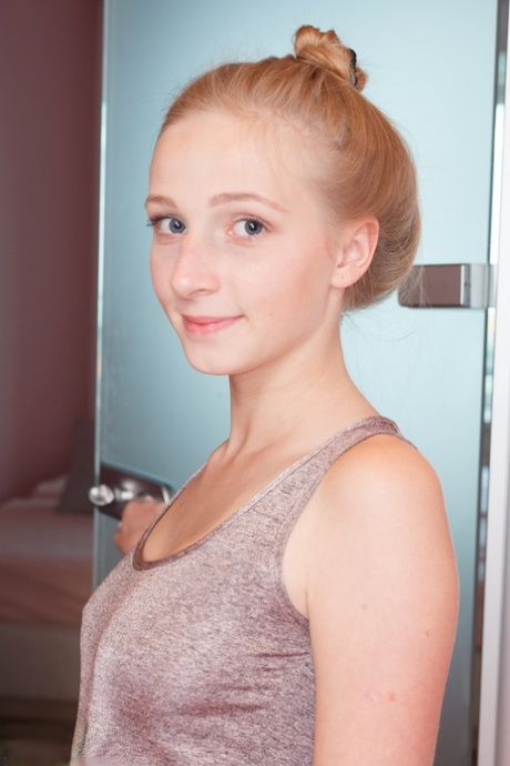 Elizabeth Evans pornstar sex archive