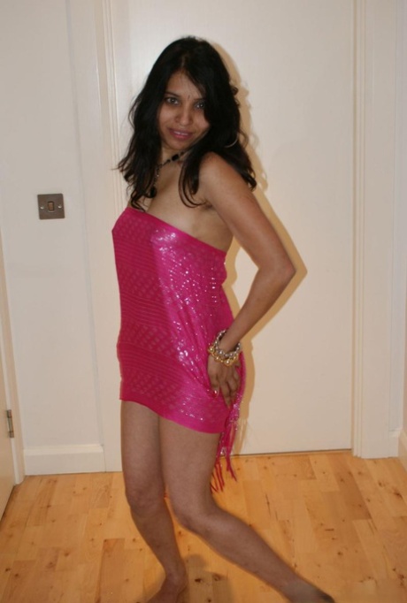 indian milf nudes pics