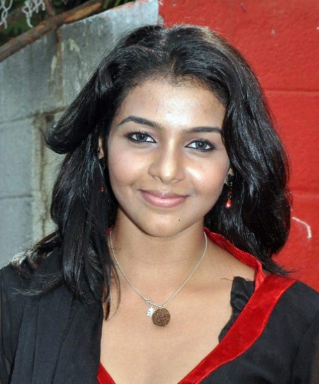 desi top pic