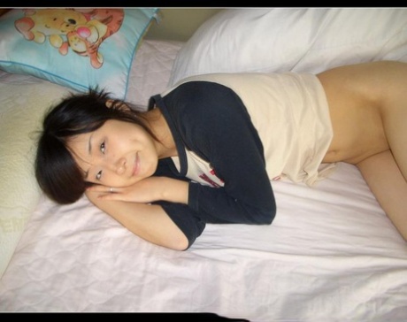 asian girlfriend free sexy photo