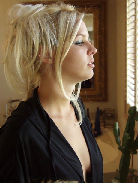 natural blonde sex galleries