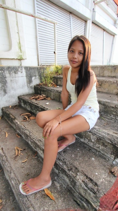 Shiela Cruiz top model pics