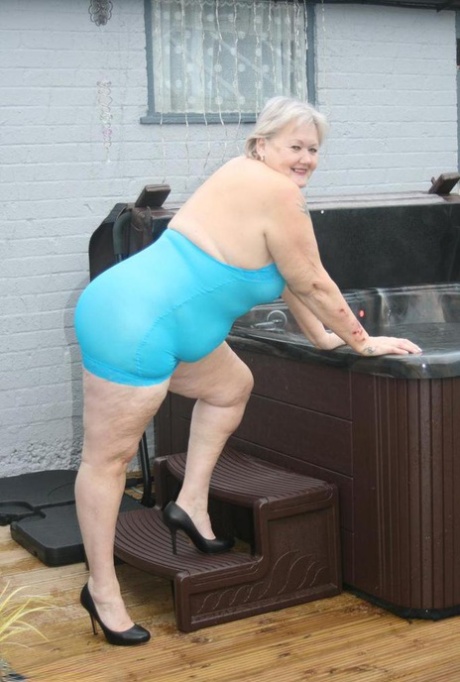 gonna da nonna porno xxx Immagine