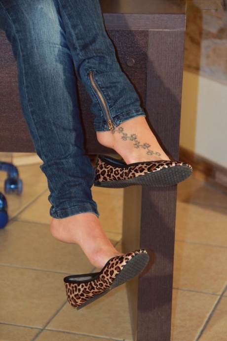 piedi di segretaria porno artistico immagine