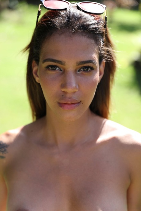 Joana Melo model art gallery