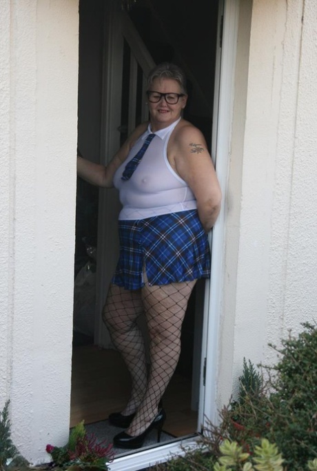 granny skirt free porn pictures