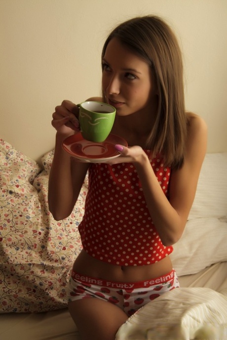 Sandy Milz naked pornstar images