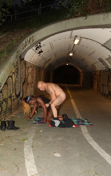 Josy Black naked star images
