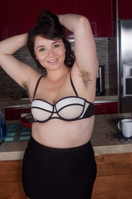 Maxine Holloway model pornographic picture