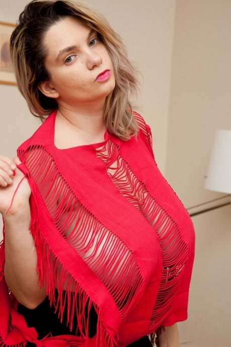 obří prsa pornografické akty obrázky