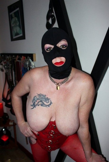 Mary Bitch free pornstar pictures