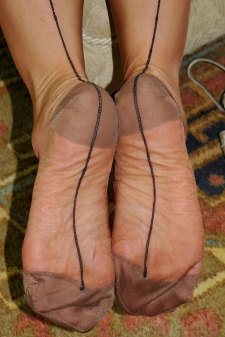 mature stockings art naked pictures