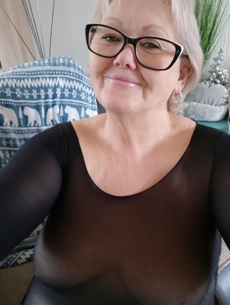 curvy granny hd img