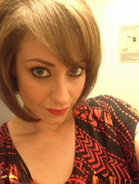 milf selfie free sexy pictures