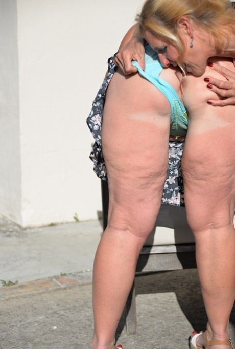 mature ass licking sexy img