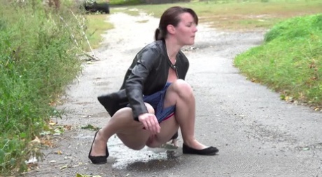 pisser en public xxx sexy images