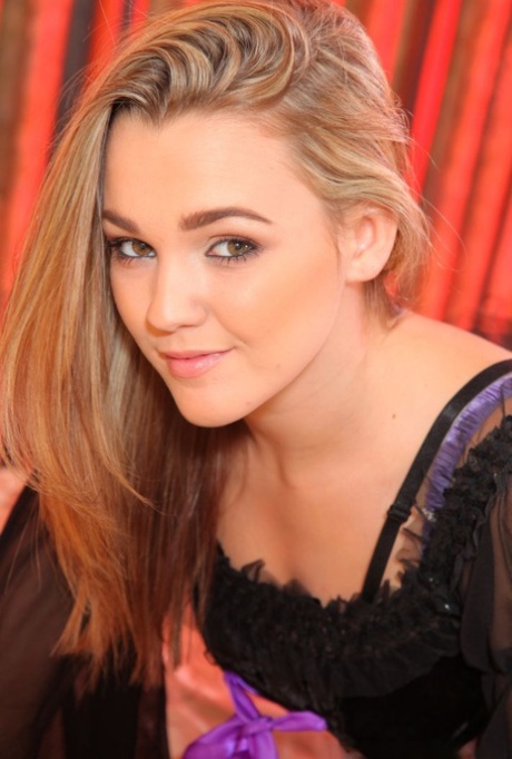 Jodie Gasson sexy model images