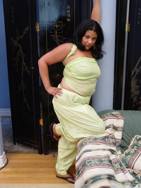 indian milf sexy nude picture
