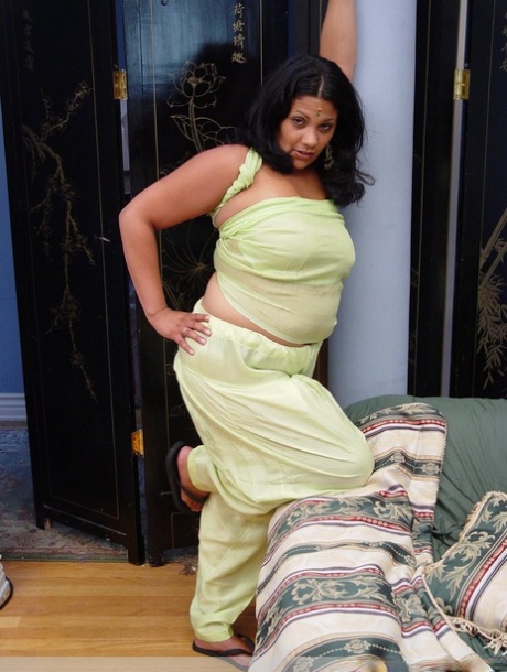 indian milf free nude pic