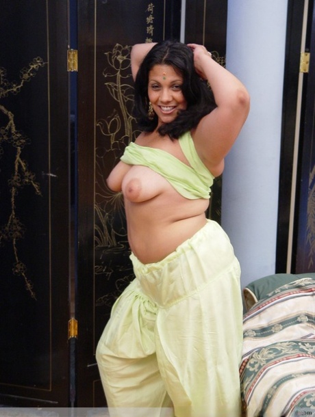indian milf naked images