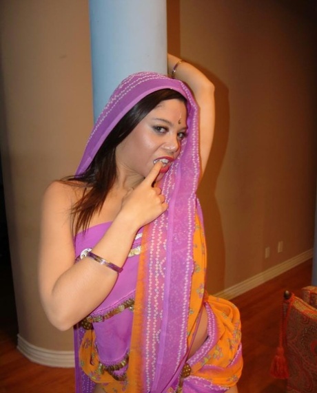 Luccia Reyes porn star galleries