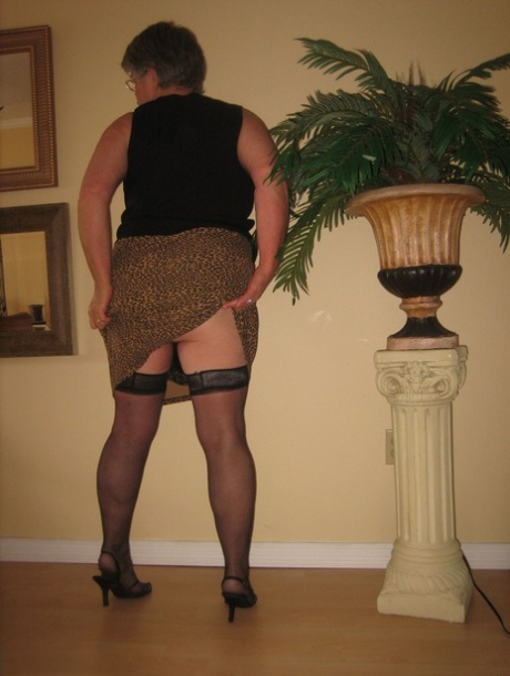 granny upskirt sexy image