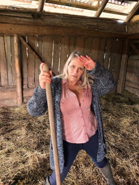 farm sexy naked picture