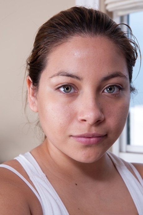 Daisy Leon star hd images