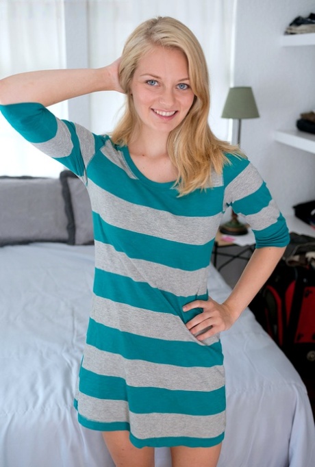 blonde amateur free sex photos