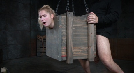 スキニーBDSM アートヌード 写真