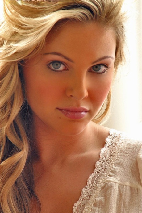 Jesse Capelli pretty actress pictures