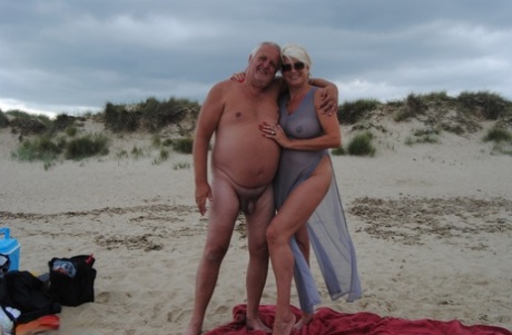 Oma-POV hd nacktheit bild