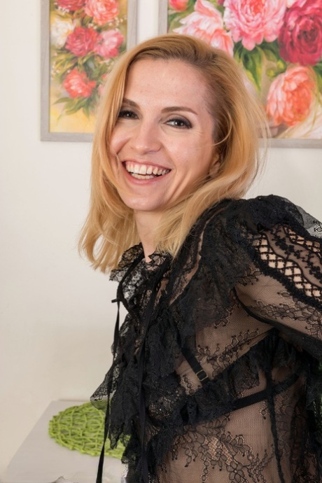 Alika Alba porn model pic