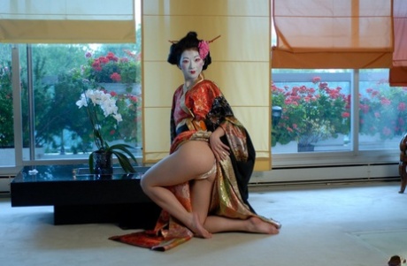 Martha A Tanika sexy star pics