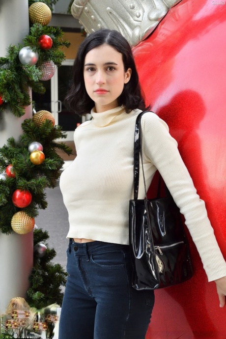 Giulia Wylde star pornographic pics