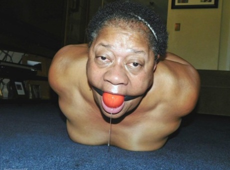 black granny nude images