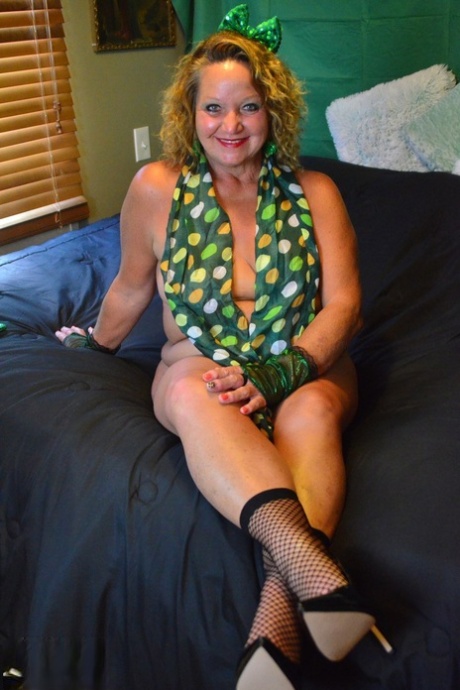 Debbie Delicious erotic actress galleries